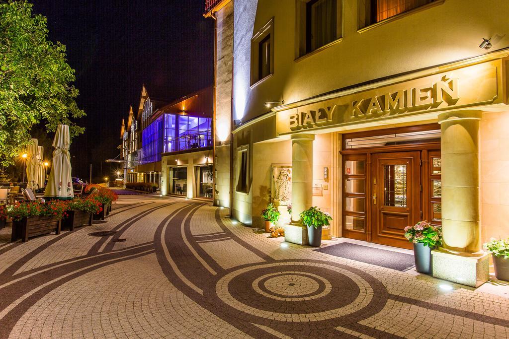 Hotel & Medi-Spa Bialy Kamien ชเวียราโดว์-สโดรยจ์ ภายนอก รูปภาพ
